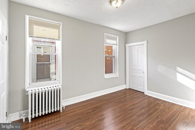 Foto del edificio - 307 Roxborough Ave