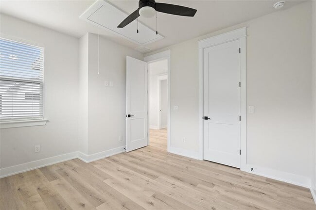 Building Photo - 2713 Bristol Dr