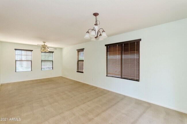 Building Photo - 2258 S Ponderosa Dr