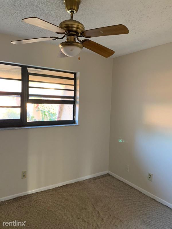 Building Photo - 3 br, 2.5 bath Townhome - 25 Ann Lee Ln