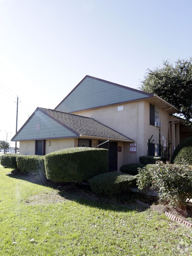Oficina de arrendamiento - Pebblebrook Apartments
