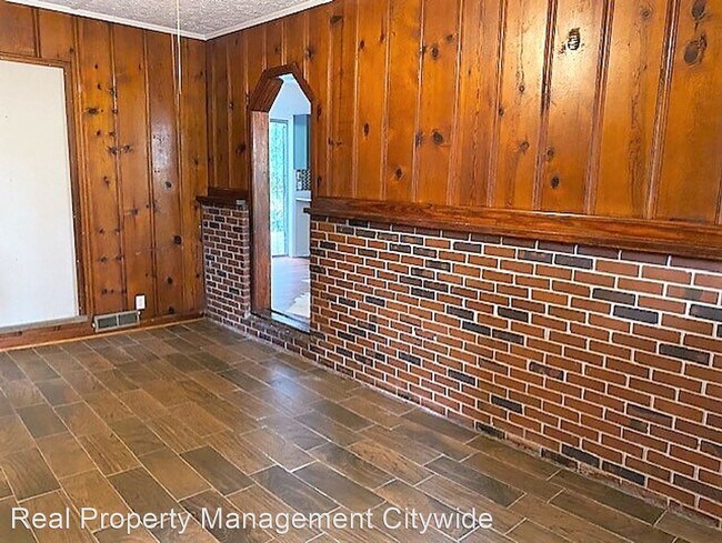 Building Photo - 4 br, 2 bath House - 3237 Bobolink Drive