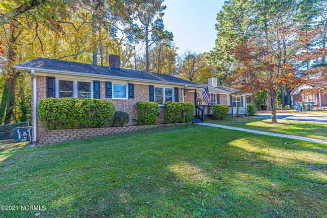 Building Photo - 6401 Fenwick Pl