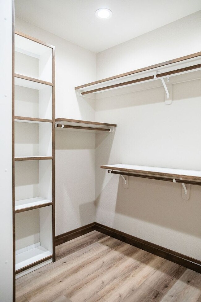 Building Photo - Beautiful 5 Bedroom Flagstaff Home