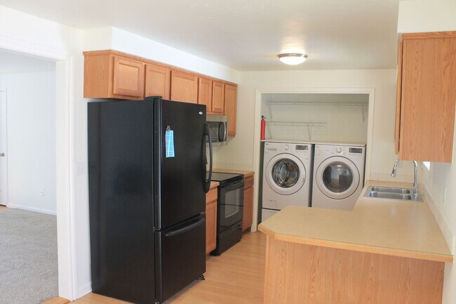 Foto del edificio - Love the area you live ! Manitou Park area in South Boise Village!