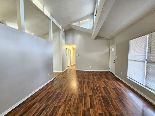 Building Photo - 4BR Ranch in Ellenwood
