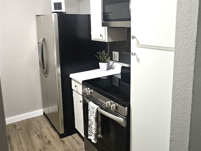 Photo - 3025 Walnut Bend Unit 35 Apartment