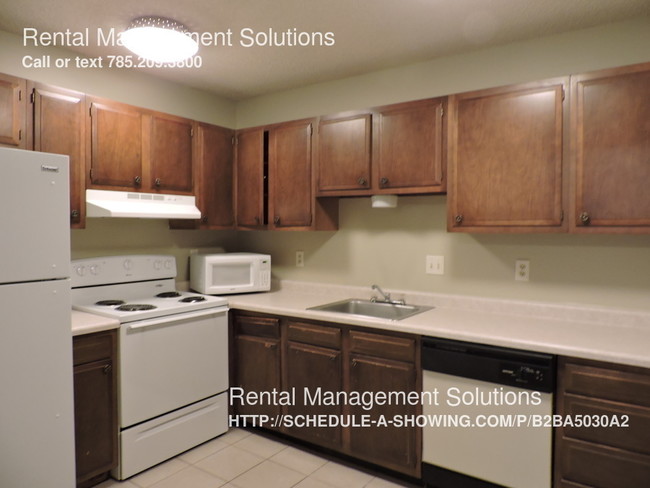 Building Photo - Bluewood East Apts - 2 BR 1 Bath