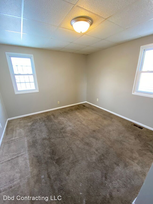 Building Photo - 2 br, 1 bath House - 4410 South Park Dr.