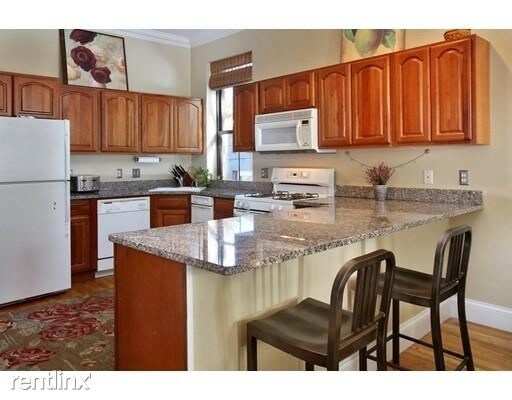 Building Photo - 2 br, 1 bath  - 285 Bunker Hill St