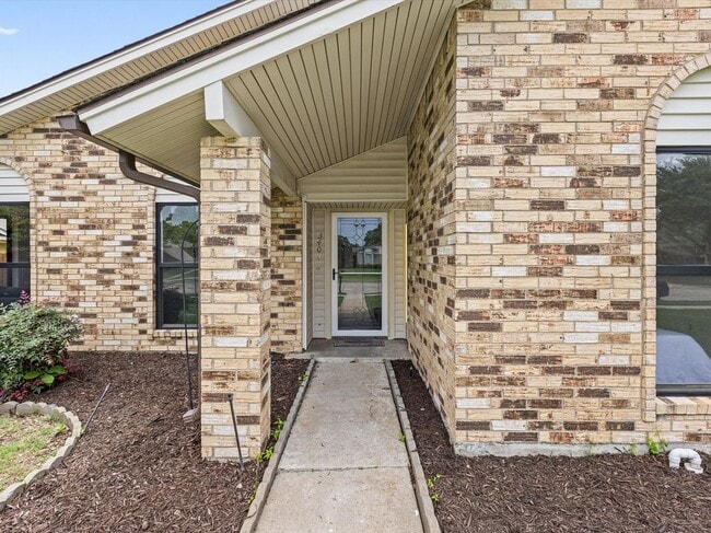 Building Photo - 3404 Newkirk Dr