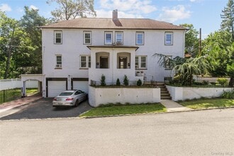 Building Photo - 11 A Floyd Pl
