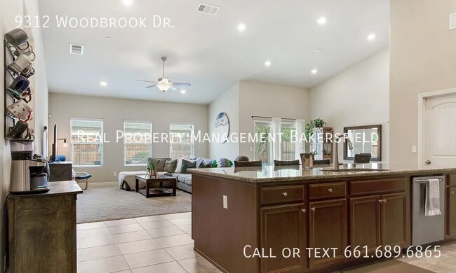 Building Photo - 9312 Woodbrook Dr