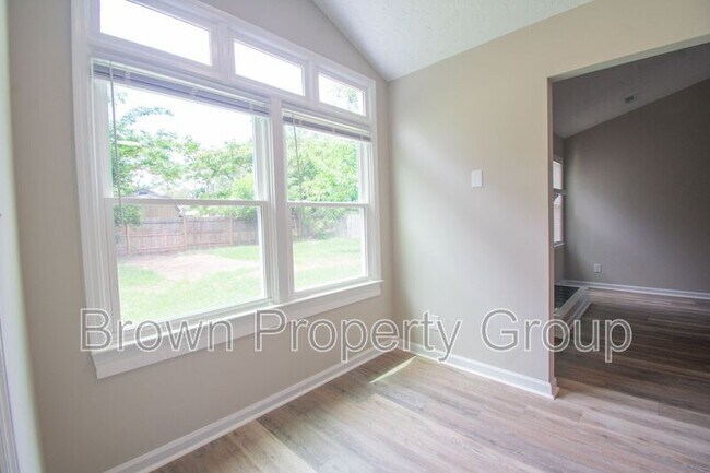 Building Photo - 621 Winthrop Ct