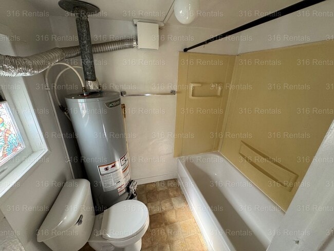 Building Photo - $495 - 1 bed 1 bath - Single Family Home