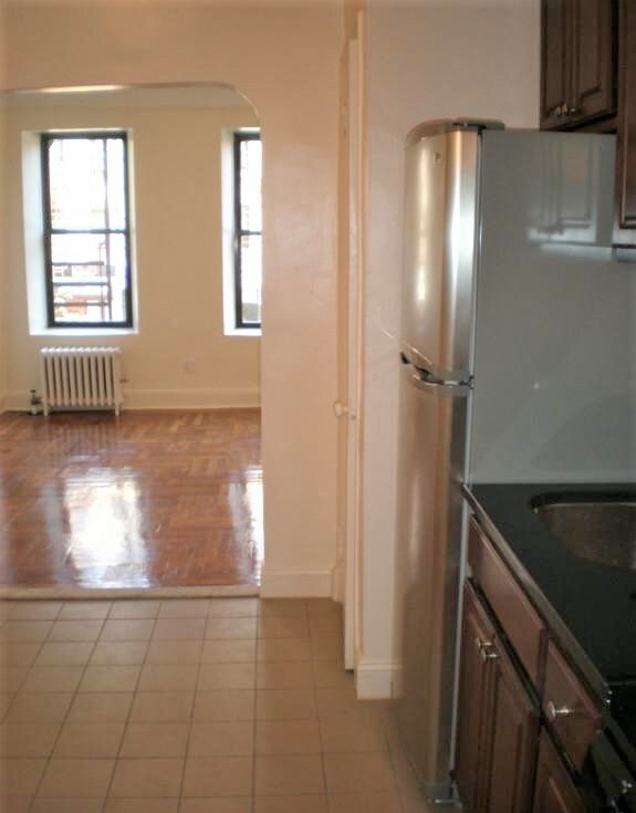 Primary Photo - 909 Columbus Ave