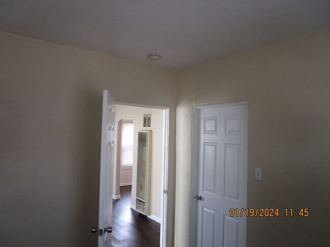 Foto del edificio - East Bakersfield Home COMING SOON
