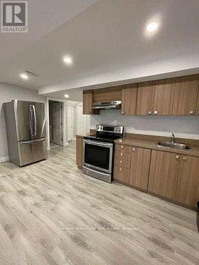 Photo du bâtiment - 145 Cranbrook Cres