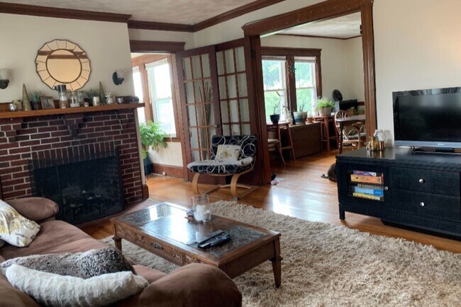 Living Room - 8 Amherst Rd