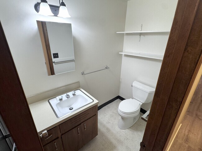 Foto del edificio - 3168 Dubuque St NE