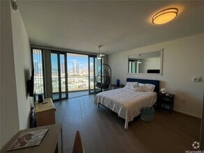 Building Photo - 1000 Auahi St
