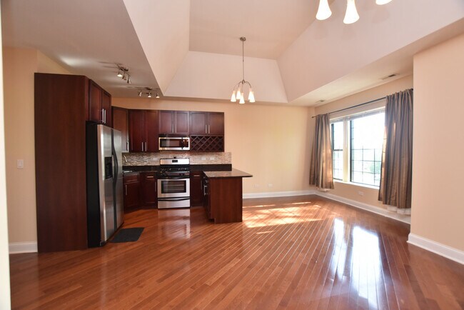 Building Photo - 3520 S King Dr