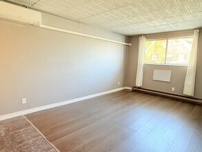 Building Photo - 360 Tecumseh Rd W