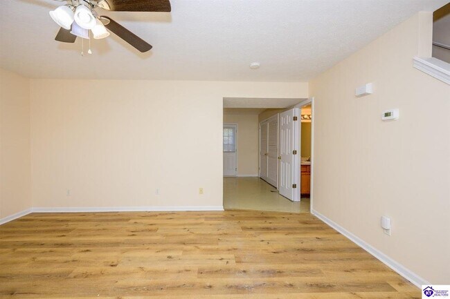 Building Photo - 130 Skyline Dr