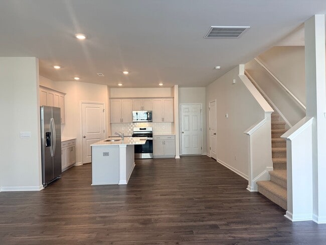 Building Photo - AMAZING NEW CONSTRUCTION Townhome, With Wonderful Amenities!