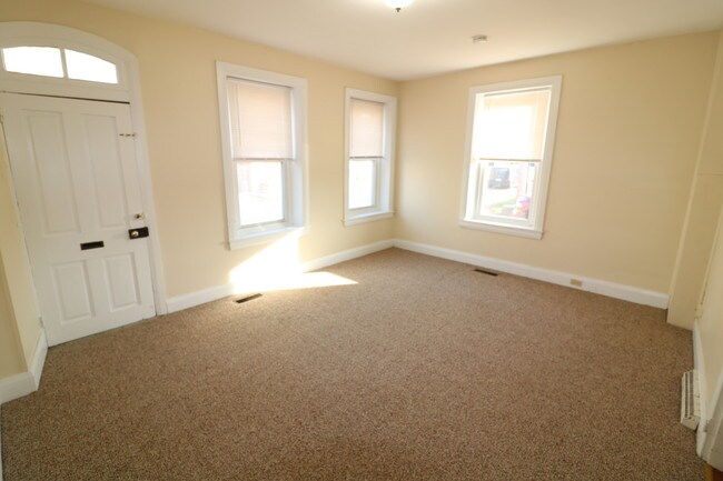 Sala de estar - 17 S Washington St