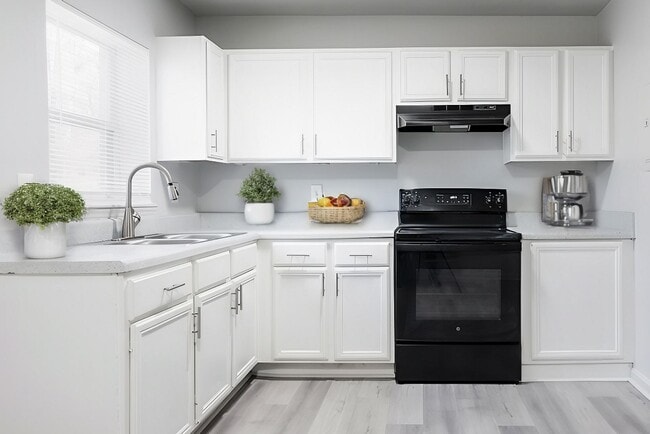 Interior Photo - Crestwood Gardens
