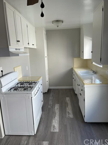 Foto principal - 9435 Harvard St