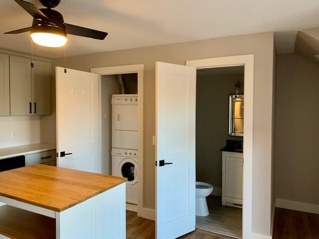 Laundry & Half Bath - 5250 S Huron Way