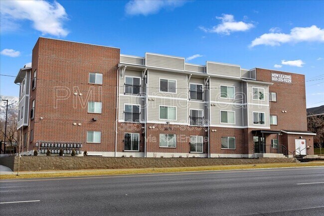 Foto del edificio - 3378 Washington Blvd