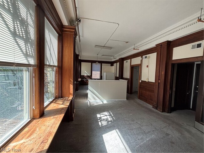 Foto del edificio - 5644 Broadway Ave