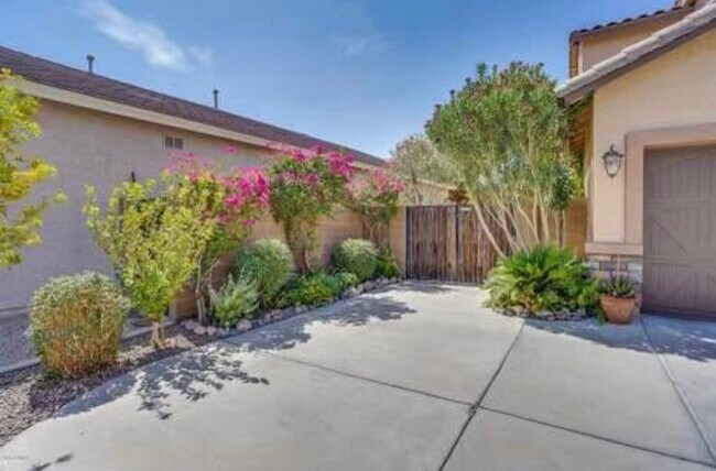 Foto del edificio - 3387 W White Canyon Rd