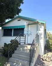 Building Photo - 680 W Paseo Del Mar