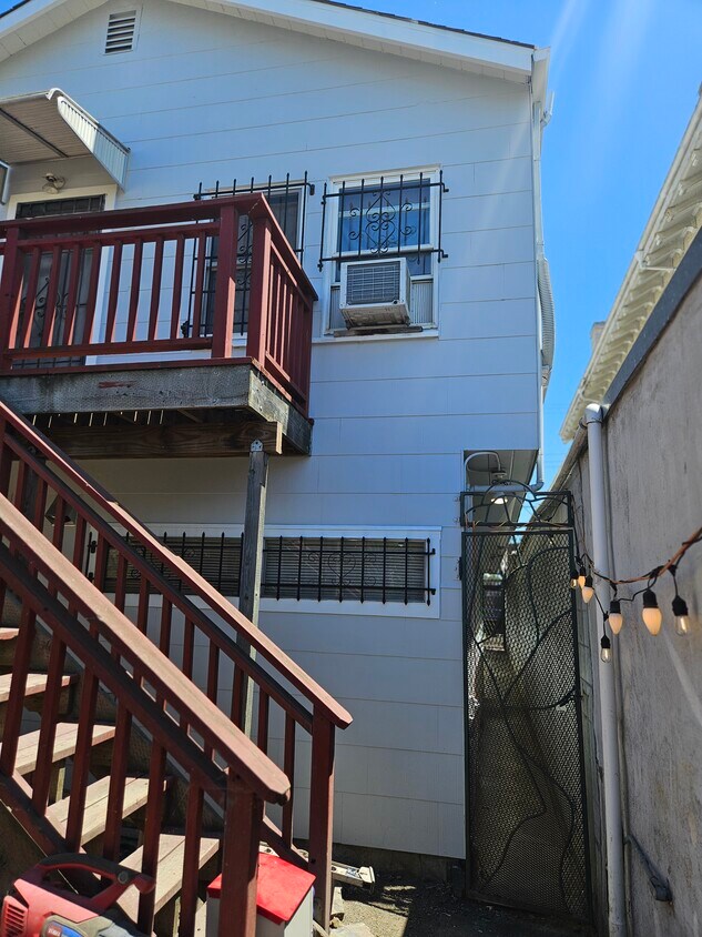 Foto del edificio - 1363 93rd Ave
