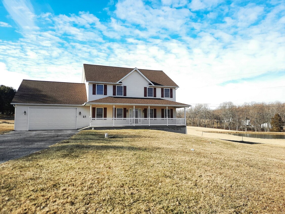 Foto principal - Experience the Best of Country Living! 4BR...