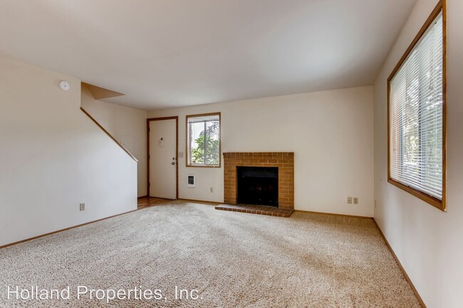 Building Photo - 6320 SW Beaverton Hillsdale Hwy