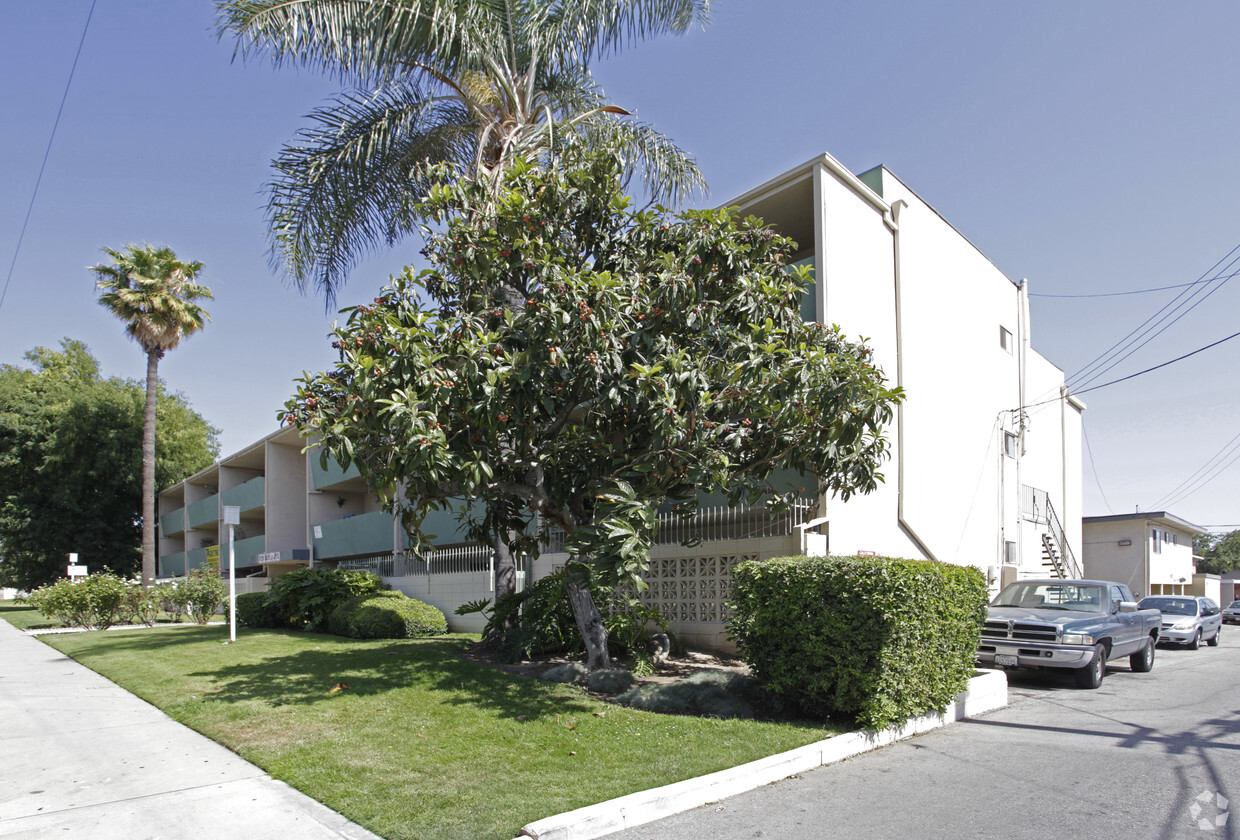 Foto del edificio - Badillo Apartments