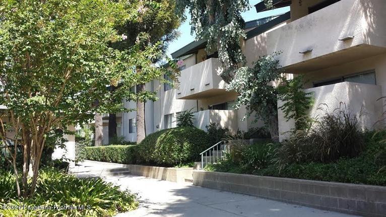 Primary Photo - 10636 Woodley Ave