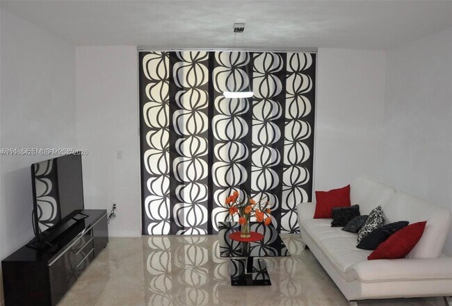 Foto del edificio - 19801 E Country Club Dr