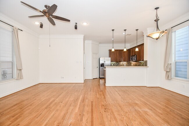 Foto del edificio - 3313 New Garden View Ln