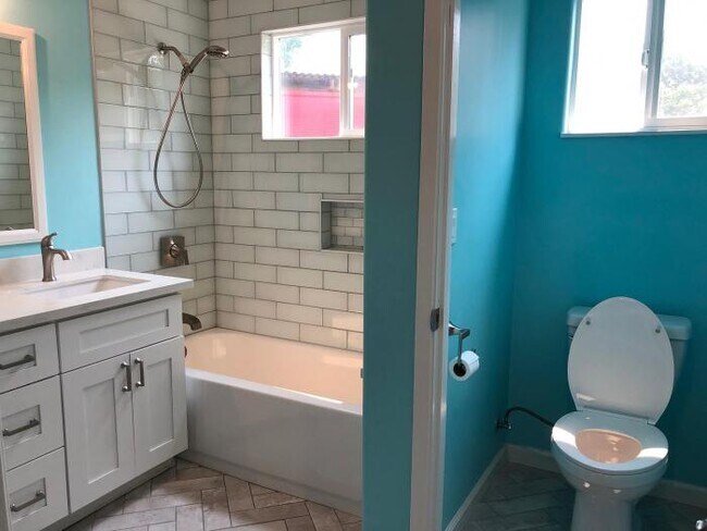 Building Photo - 4 bedroom in Fremont CA 94538