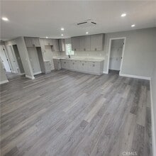 Building Photo - 12423 Ridgewood Dr
