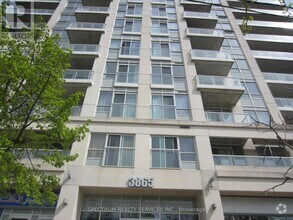 Building Photo - 3865-3865 Lake Shore Blvd W