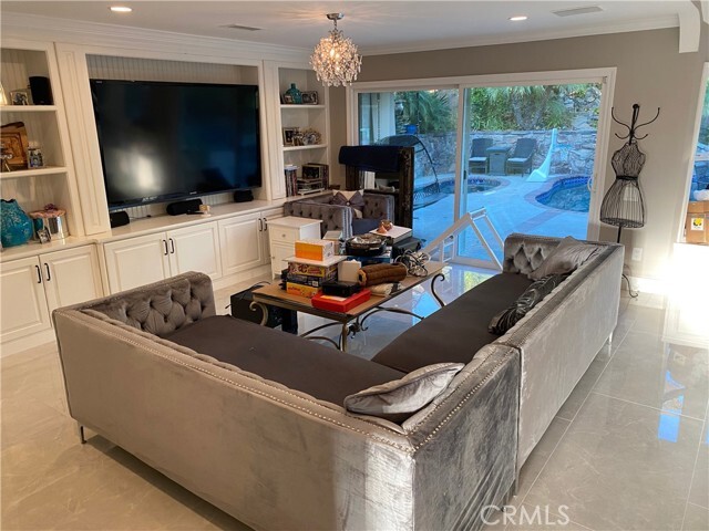 Foto del edificio - 1933 N Canyon Park Cir