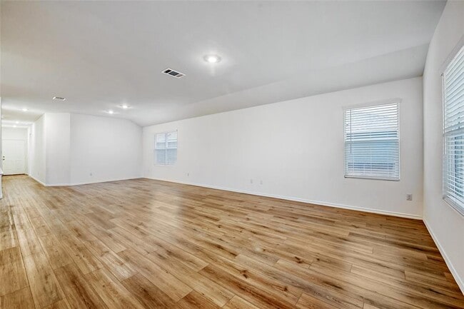 Building Photo - 430 Doherty