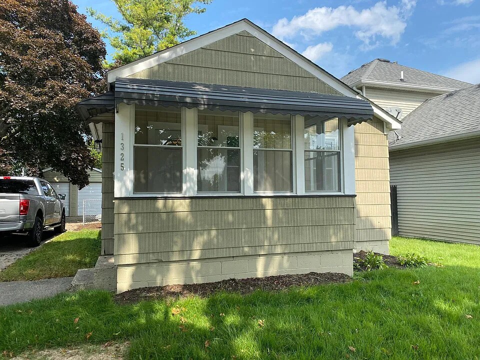1325 E Milton Ave, Hazel Park, MI 48030 House for Rent in Hazel Park
